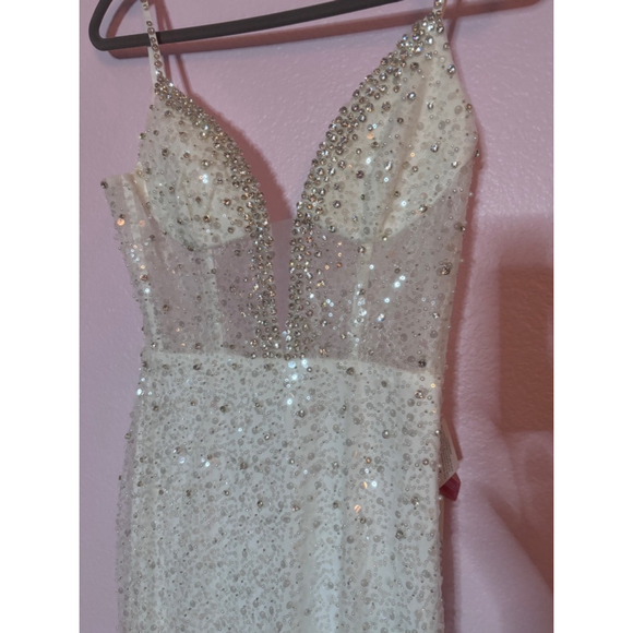 Mac Duggal White Sequin Gown - Picture 5 of 11